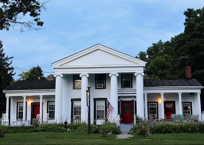 Glass Magnolia Bed&Breakfast