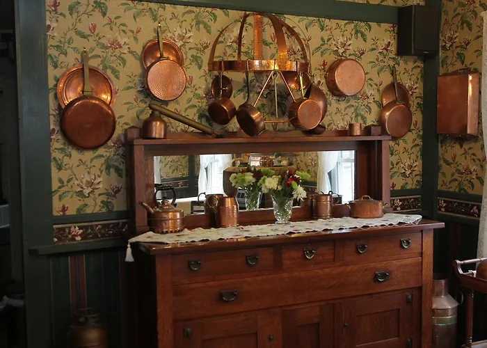 Glass Magnolia Bed&Breakfast